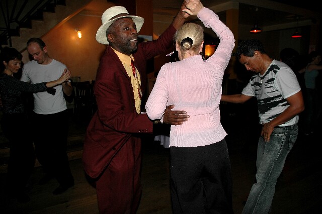 min 2006 11 21 latino 218